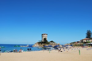 Spiaggia di Campese con la Torre